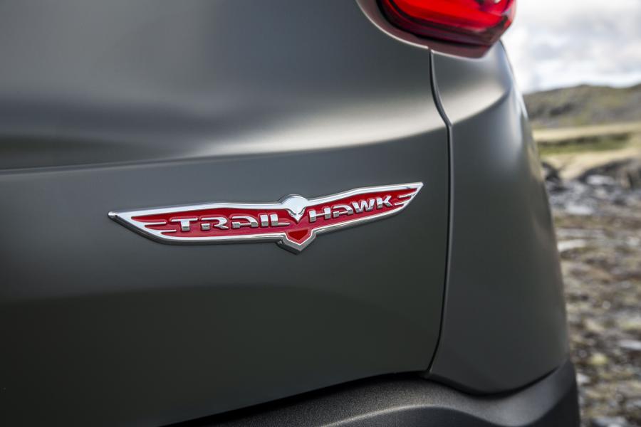 Логотип Jeep Renegade Trailhawk (BU) 2018 года  (UK) (фото 8 из 36)